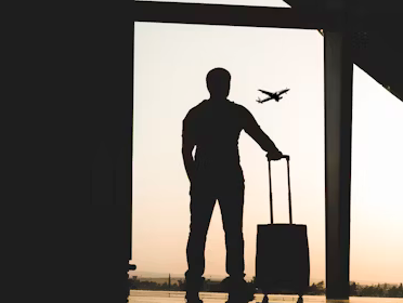 Skiplagging : pourquoi cette astuce pour payer moins cher l’avion  peut vous coûter très cher